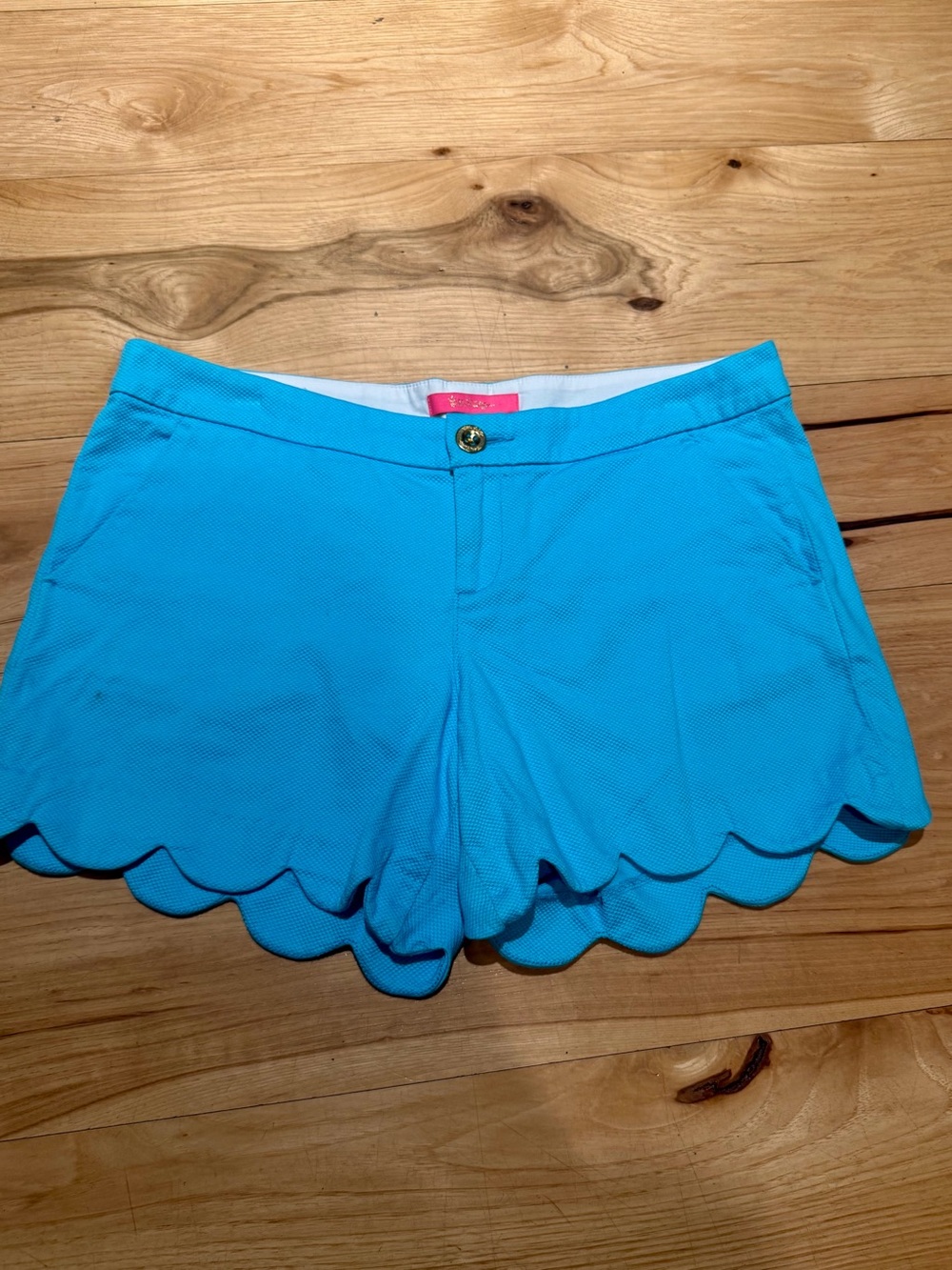 Lilly Pulitzer Scalloped Hem Shorts in Bright Turquoise